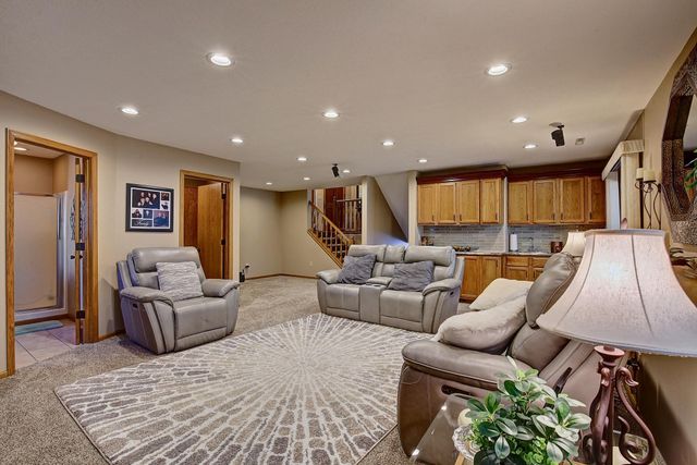 9113 Colorado Avenue N, Brooklyn Park, MN 55443