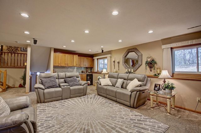 9113 Colorado Avenue N, Brooklyn Park, MN 55443