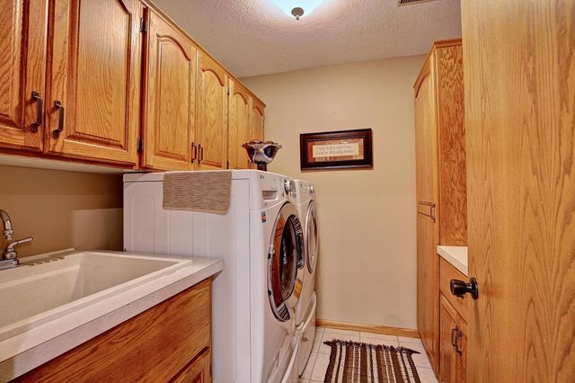 9113 Colorado Avenue N, Brooklyn Park, MN 55443