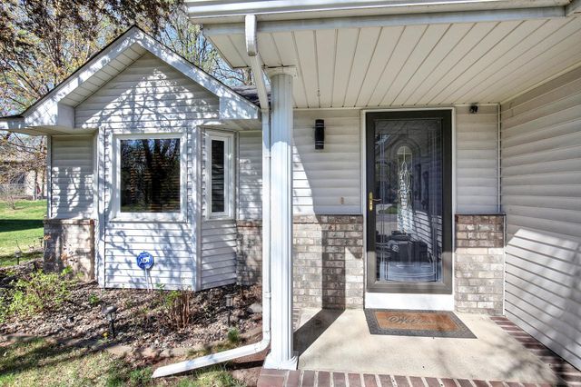 9113 Colorado Avenue N, Brooklyn Park, MN 55443