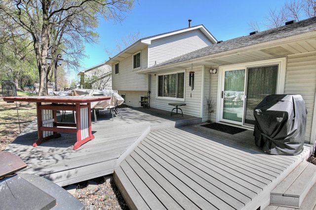 9113 Colorado Avenue N, Brooklyn Park, MN 55443