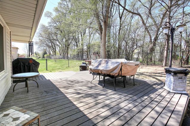 9113 Colorado Avenue N, Brooklyn Park, MN 55443