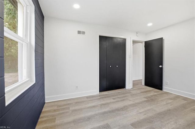 127 Mapleshade AVE, Norfolk, VA 23505