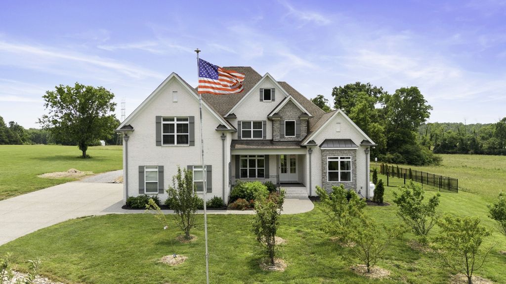 290 Academy Rd, Lebanon, TN 37087