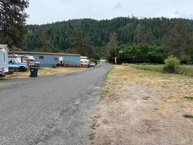 10 Kamloop Lane, Orofino, ID 83544