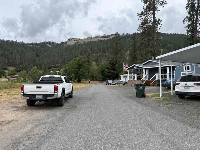 10 Kamloop Lane, Orofino, ID 83544