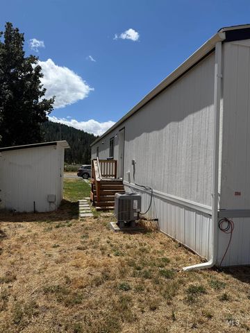 10 Kamloop Lane, Orofino, ID 83544