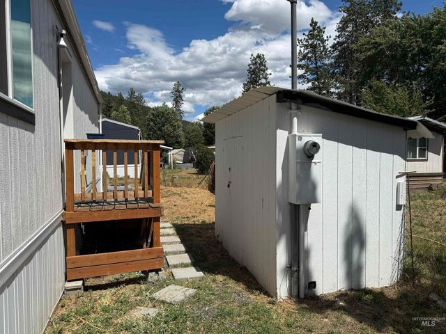 10 Kamloop Lane, Orofino, ID 83544