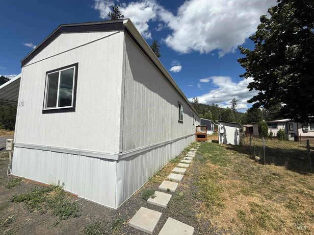 10 Kamloop Lane, Orofino, ID 83544