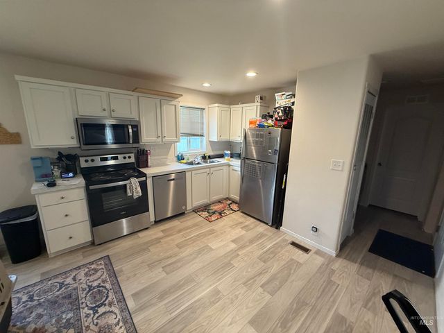 10 Kamloop Lane, Orofino, ID 83544