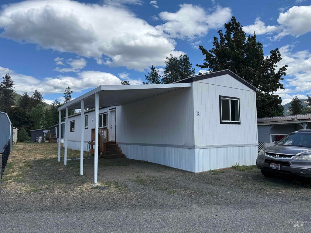 10 Kamloop Lane, Orofino, ID 83544