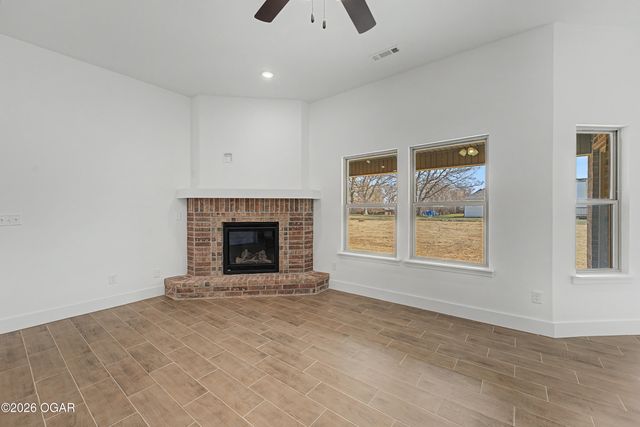 907 Silver Oaks Drive, Carl Junction, MO 64834