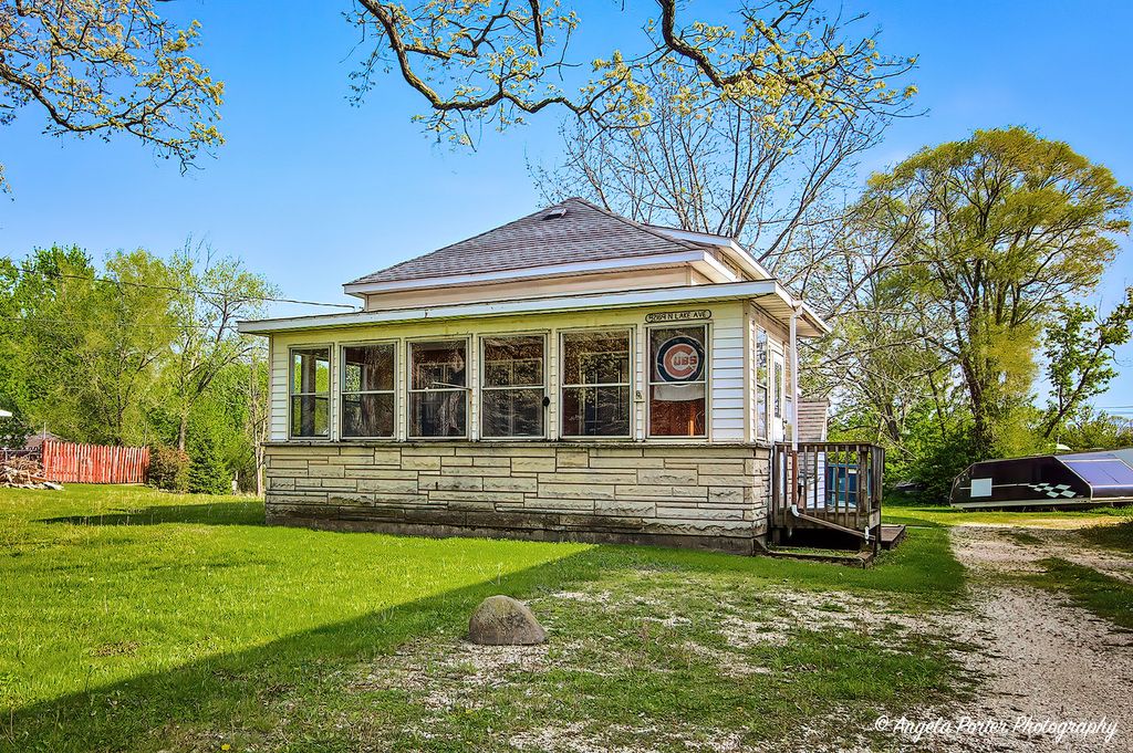 42169 N Lake Avenue, Antioch, IL 60002