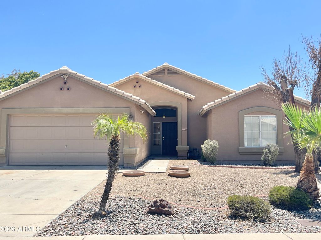 8565 W DENTON Lane, Glendale, AZ 85305 — photo 3