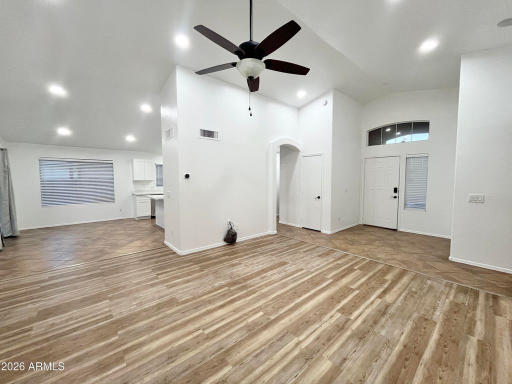 8565 W DENTON Lane, Glendale, AZ 85305 — photo 4