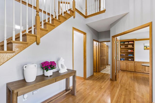 8940 Highview Lane, Woodbury, MN 55125