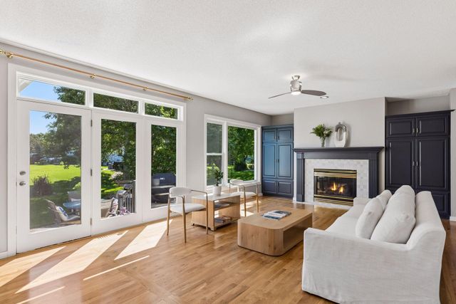 8940 Highview Lane, Woodbury, MN 55125