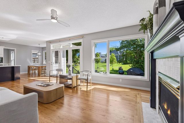 8940 Highview Lane, Woodbury, MN 55125