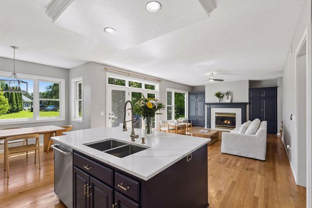 8940 Highview Lane, Woodbury, MN 55125
