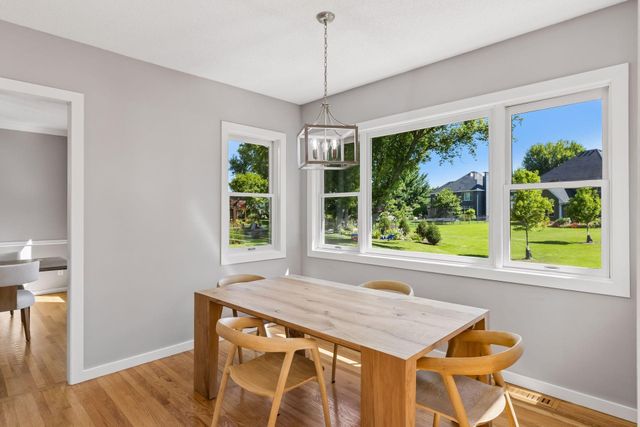 8940 Highview Lane, Woodbury, MN 55125