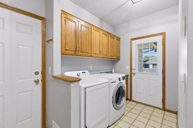 8940 Highview Lane, Woodbury, MN 55125