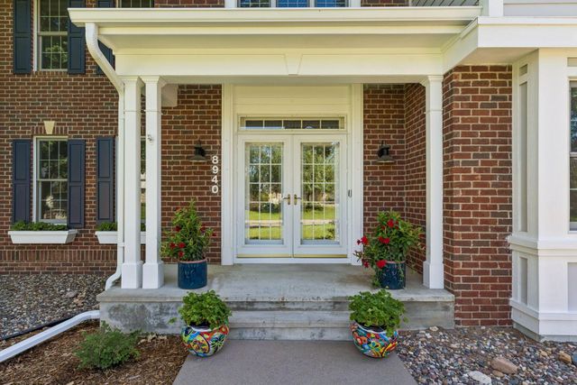 8940 Highview Lane, Woodbury, MN 55125