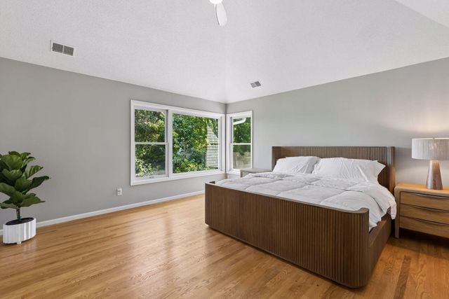 8940 Highview Lane, Woodbury, MN 55125