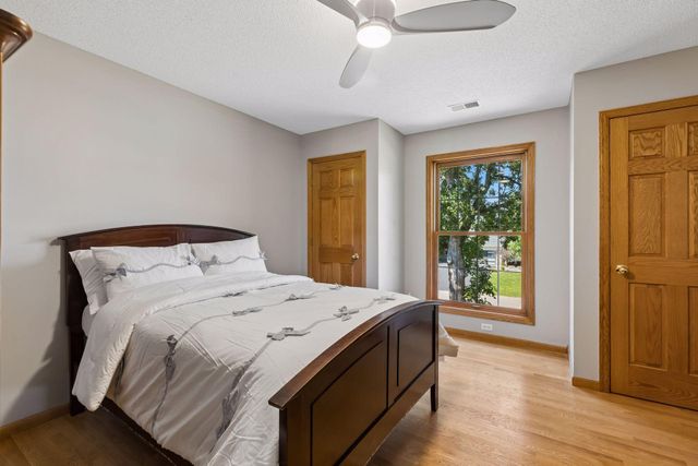 8940 Highview Lane, Woodbury, MN 55125