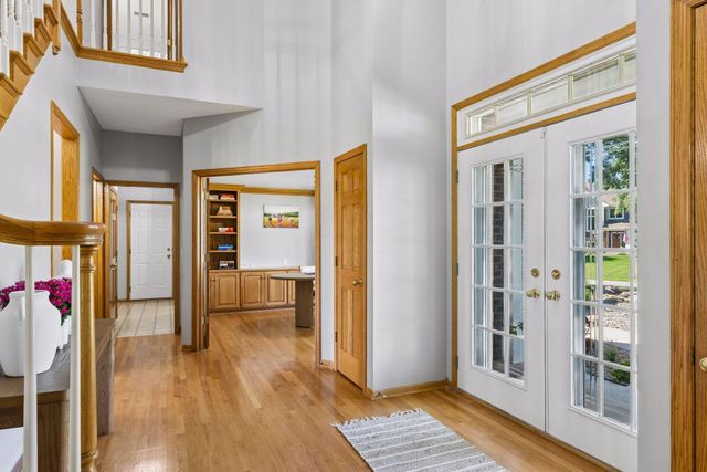 8940 Highview Lane, Woodbury, MN 55125