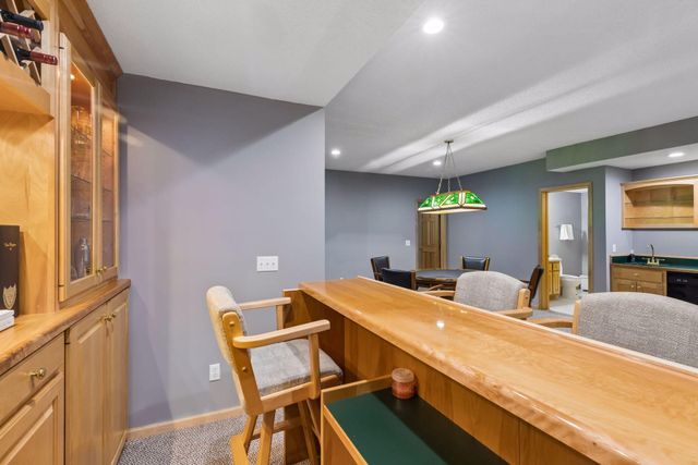 8940 Highview Lane, Woodbury, MN 55125