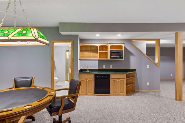 8940 Highview Lane, Woodbury, MN 55125