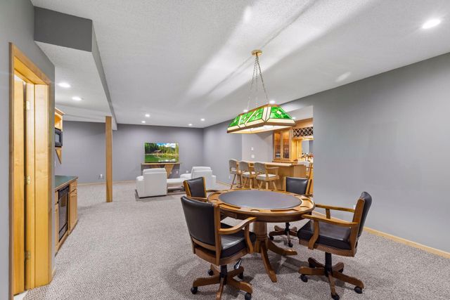 8940 Highview Lane, Woodbury, MN 55125