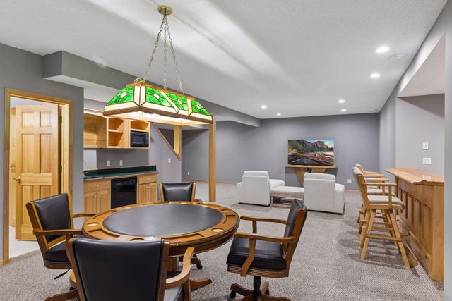 8940 Highview Lane, Woodbury, MN 55125