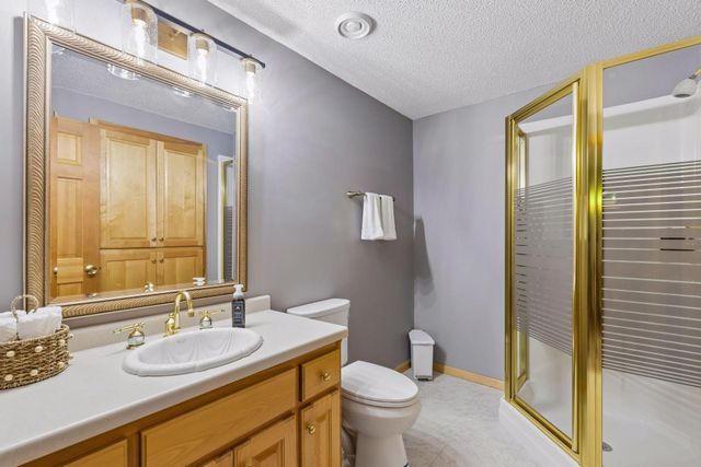 8940 Highview Lane, Woodbury, MN 55125