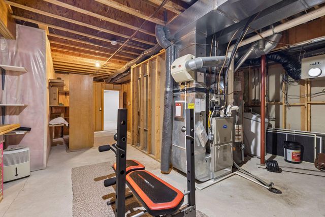 8940 Highview Lane, Woodbury, MN 55125