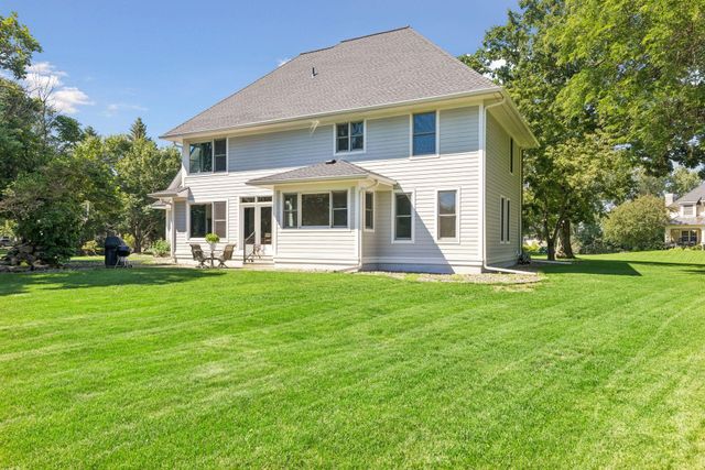8940 Highview Lane, Woodbury, MN 55125