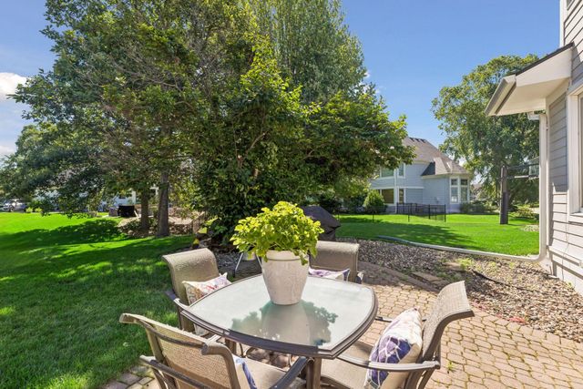 8940 Highview Lane, Woodbury, MN 55125