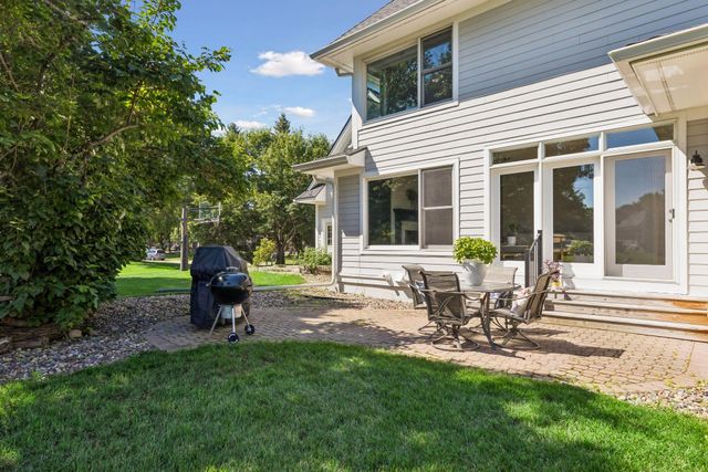 8940 Highview Lane, Woodbury, MN 55125