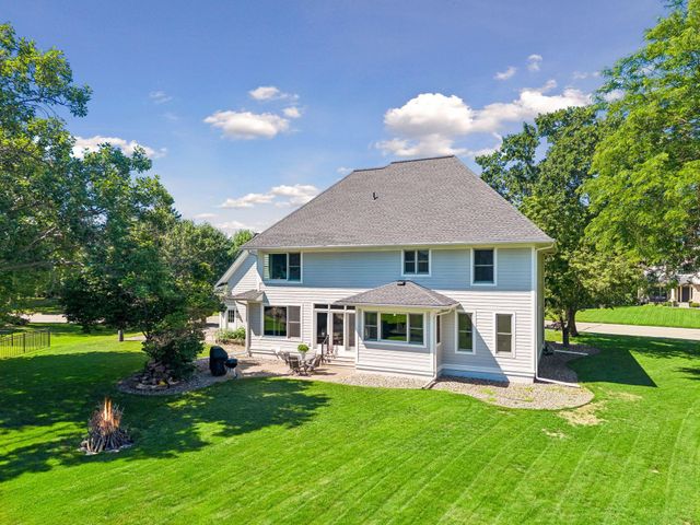 8940 Highview Lane, Woodbury, MN 55125