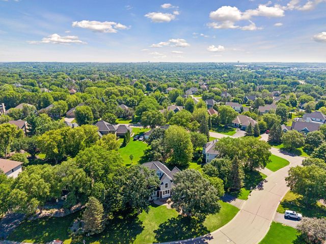 8940 Highview Lane, Woodbury, MN 55125
