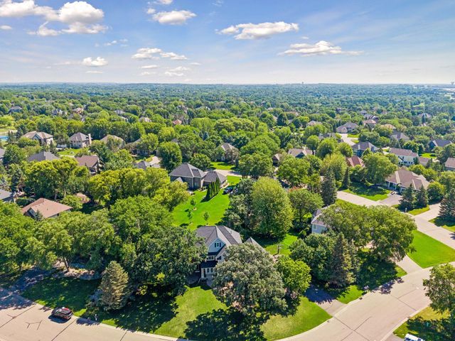 8940 Highview Lane, Woodbury, MN 55125