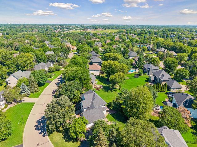 8940 Highview Lane, Woodbury, MN 55125