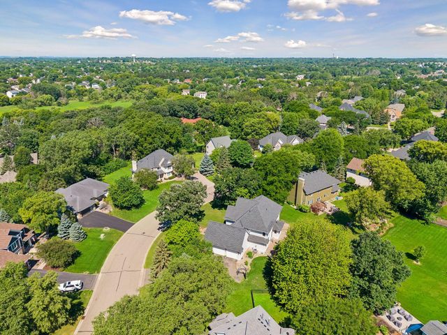 8940 Highview Lane, Woodbury, MN 55125