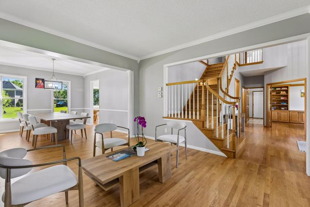 8940 Highview Lane, Woodbury, MN 55125