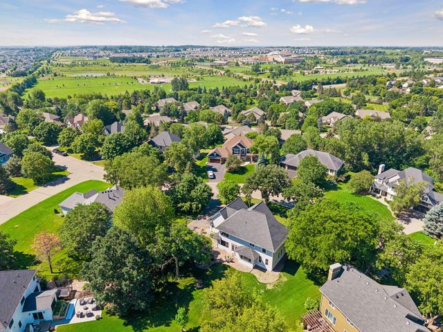 8940 Highview Lane, Woodbury, MN 55125