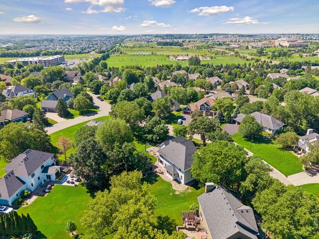 8940 Highview Lane, Woodbury, MN 55125