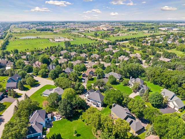 8940 Highview Lane, Woodbury, MN 55125