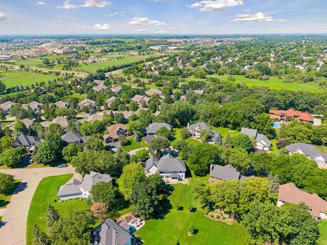 8940 Highview Lane, Woodbury, MN 55125