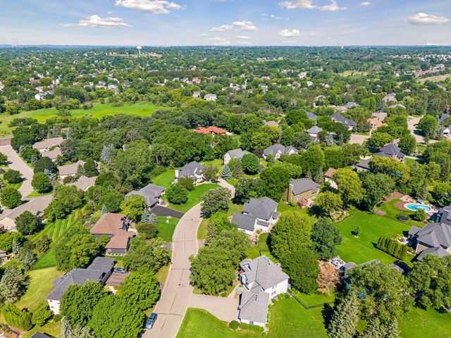 8940 Highview Lane, Woodbury, MN 55125