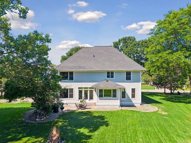 8940 Highview Lane, Woodbury, MN 55125